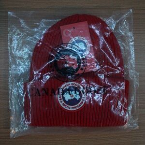 Canada Goose Beanie - Red